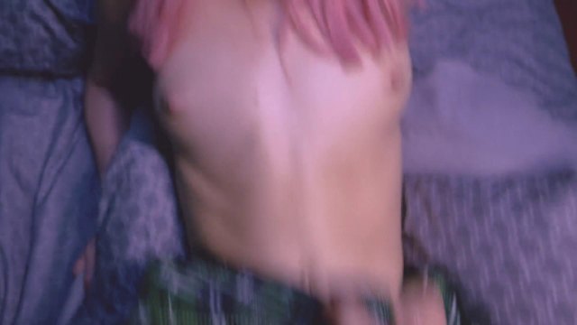 Парню не удалось сыграть в любимую игру, ведь сучка захотела секса